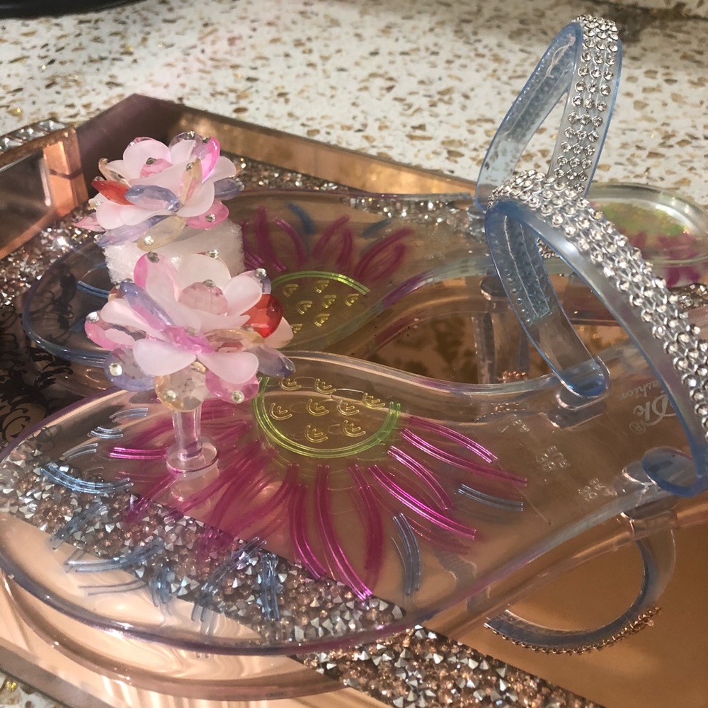 Sandals - Picture 3 of 4